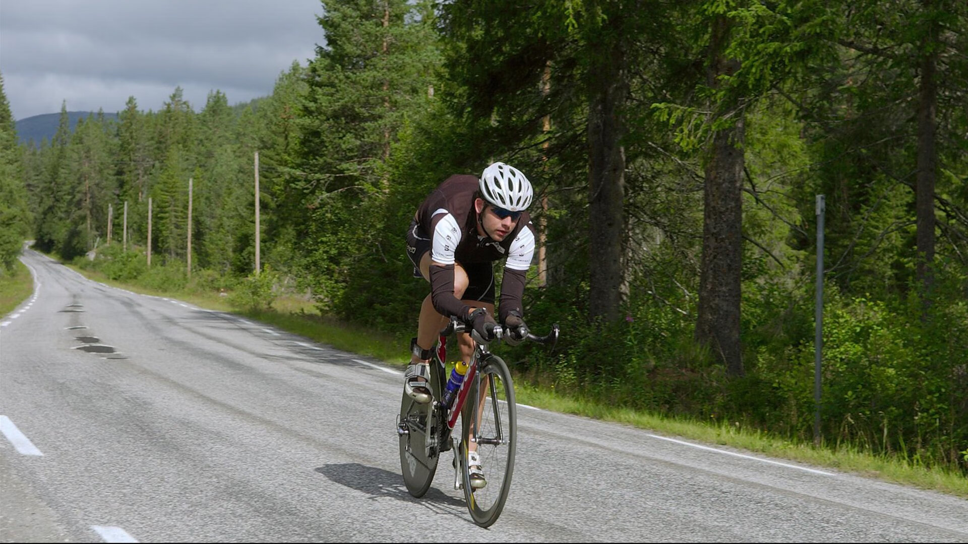 德甲争冠战之夜，伦纳德关键回合不手软，跨越体育的决胜者精神