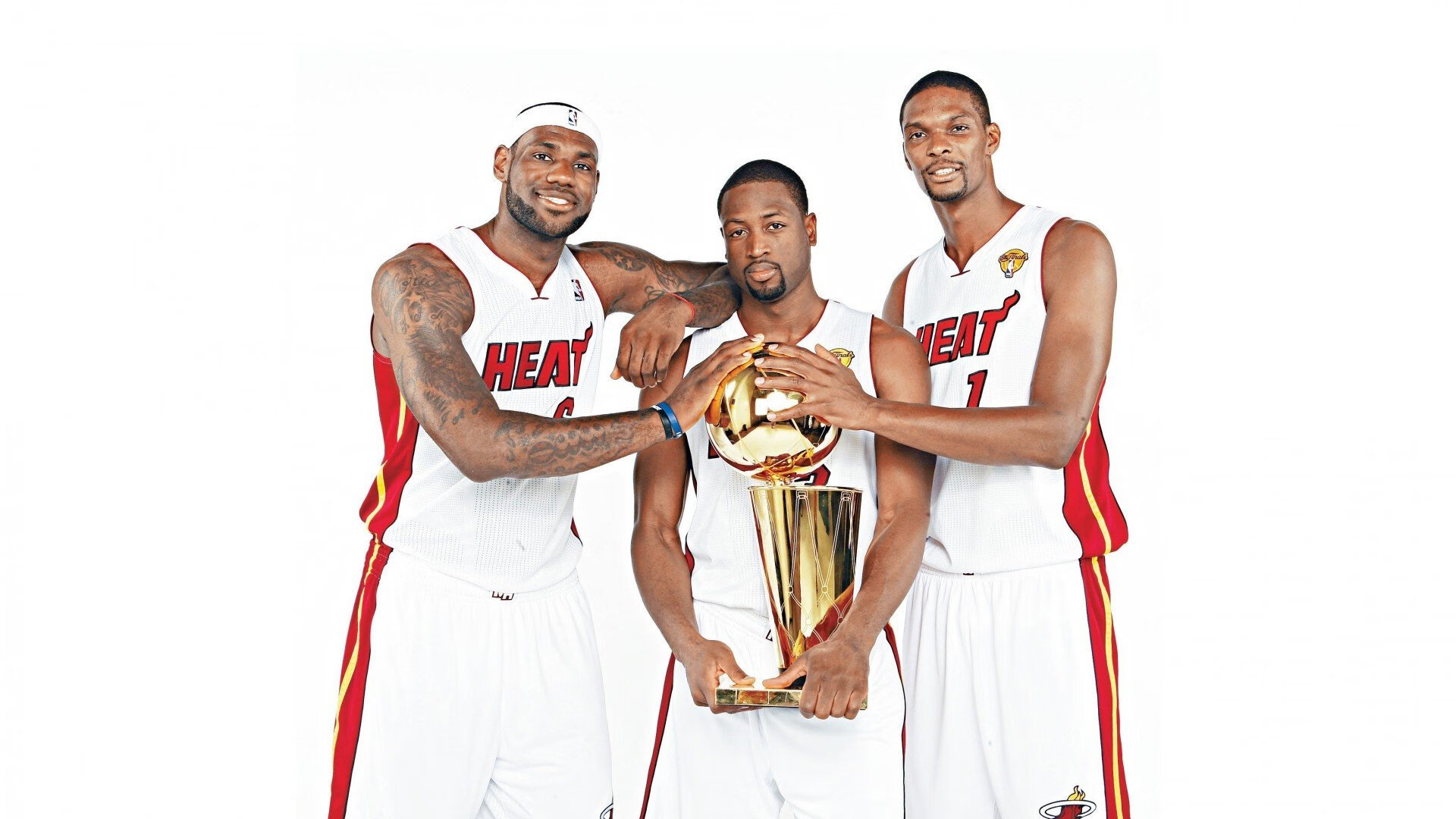 北欧铁骑破迷雾,瑞典硬仗取胜苏格兰,德甲争冠战外的绿茵启示