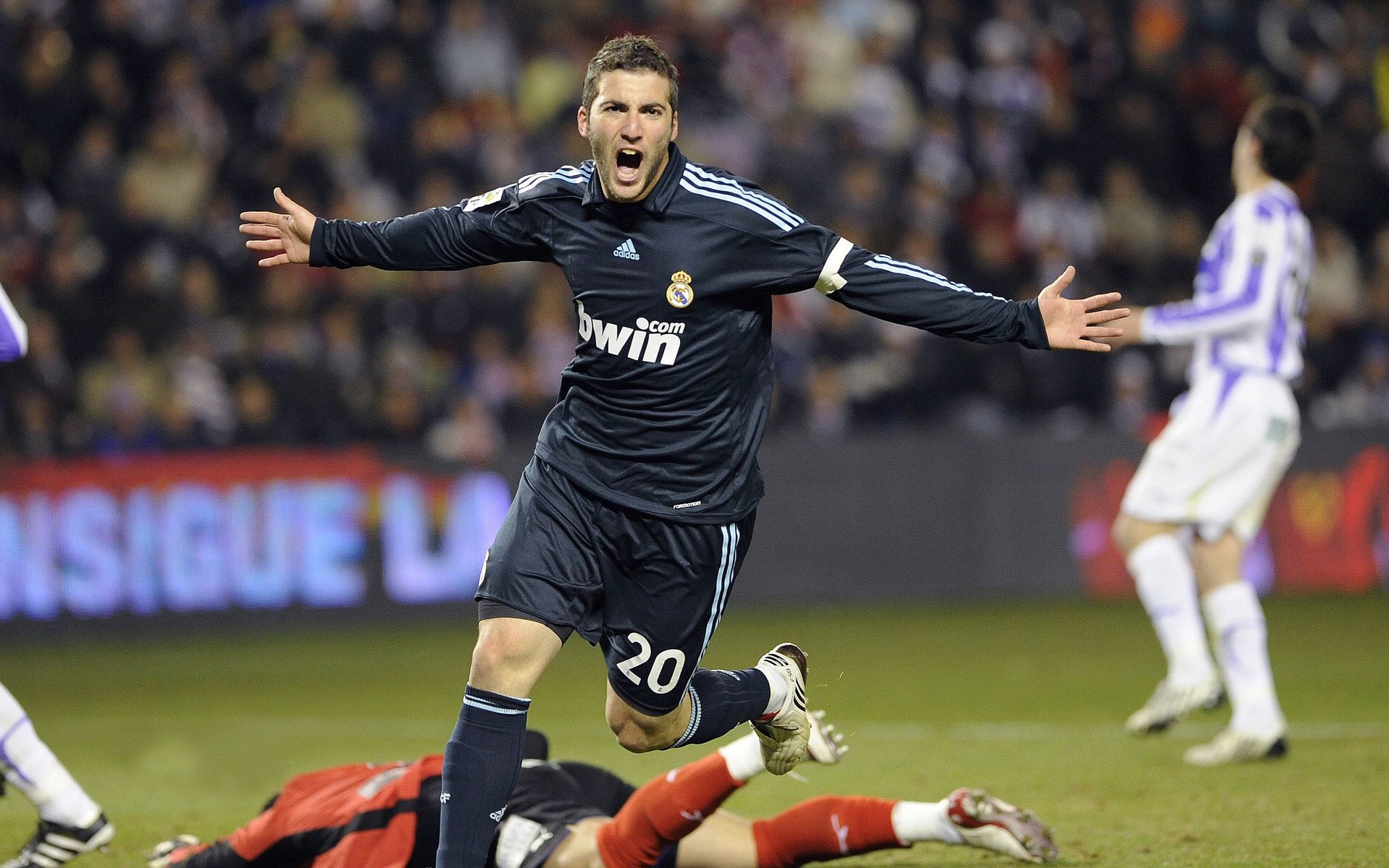 袖珍王国的足球狂想，摩纳哥碾压新西兰，孔德一役惊艳世界